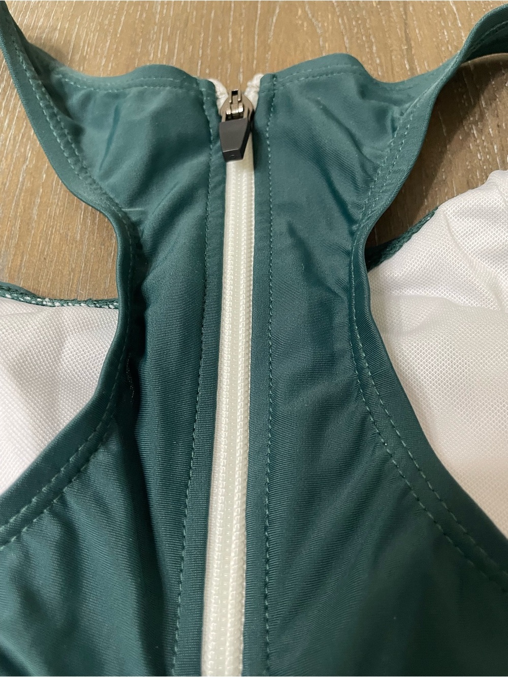 Green Athletic Two-Piece Swimsuit Short Set with Orange and Cream Trim XS New - Picture 5 of 6